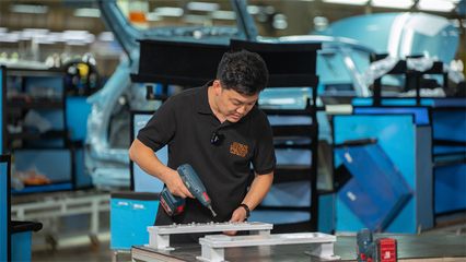 探秘嵐圖世界級4.0數字工廠!田亮李銳首開汽車品牌最大盲盒
